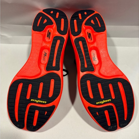 Men’s 7.5 Sketchers Razor Elite running shoe - Picture 5 of 5